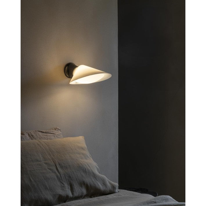 Lámpara Plume Negro en lana y porcelana de DCW Editions - detalle | Nomad Interiors