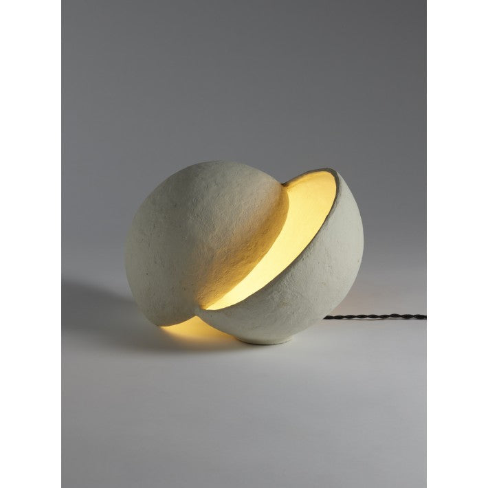 Lámpara de mesa M - WHITE EARTH de Serax - textura | Nomad Interiors