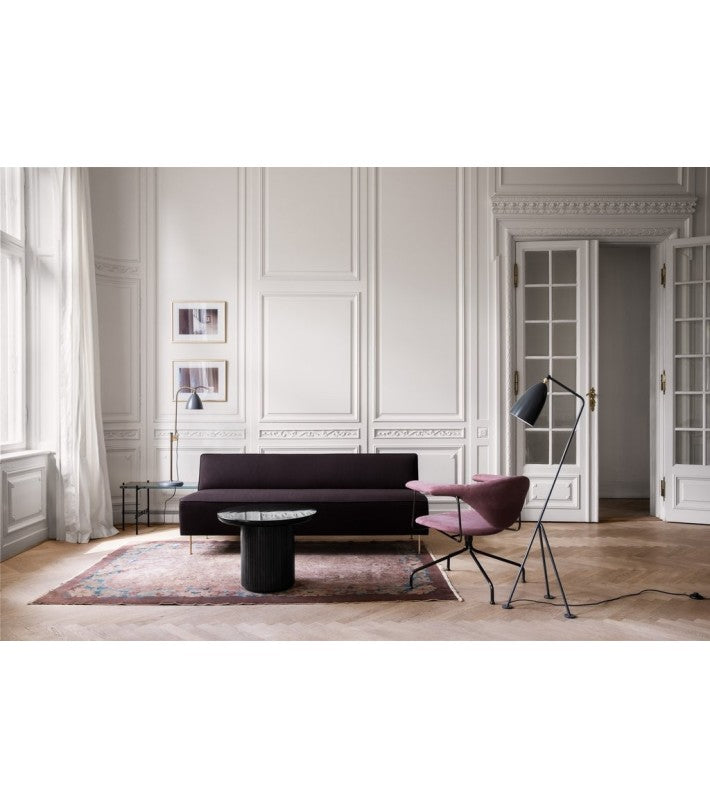 Lámpara Gräshoppa Floor de Gubi - vista 9 | Nomad Interiors