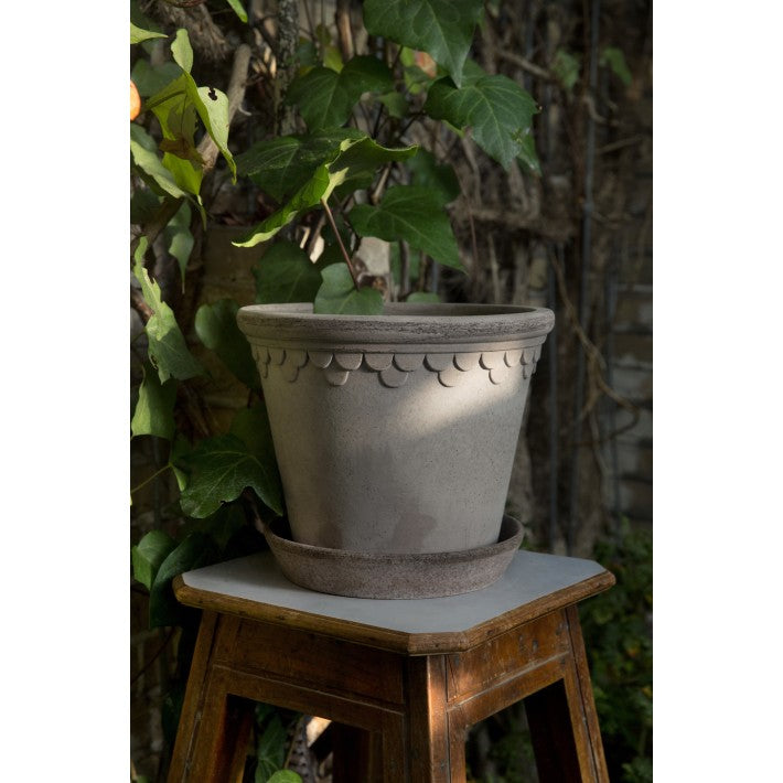 Maceta  Gris Kobenhavner 25 cm de Bergs Potter - detalle | Nomad Interiors
