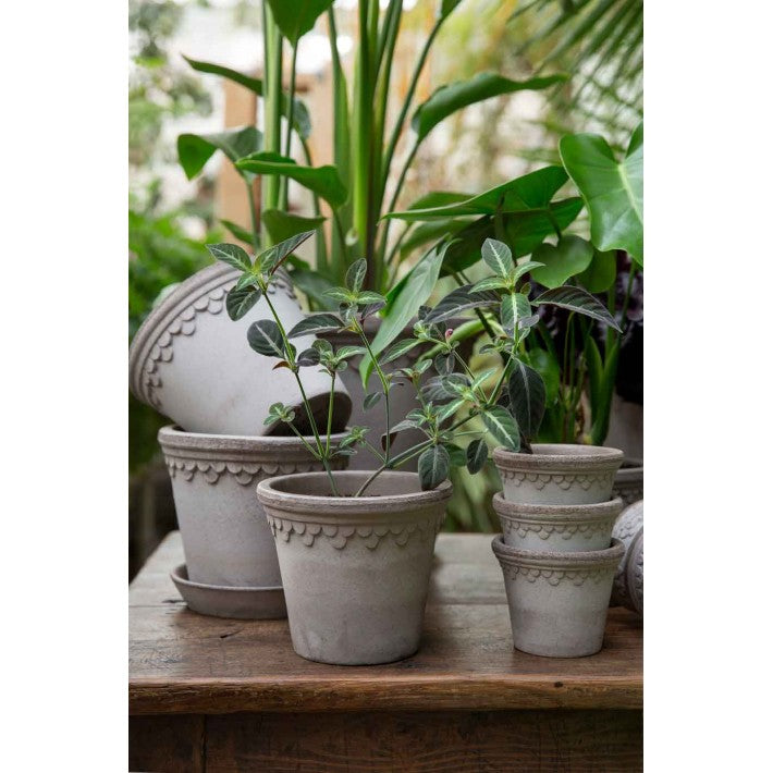 Maceta Gris Kobenhavner 12 cm de Bergs Potter - detalle | Nomad Interiors