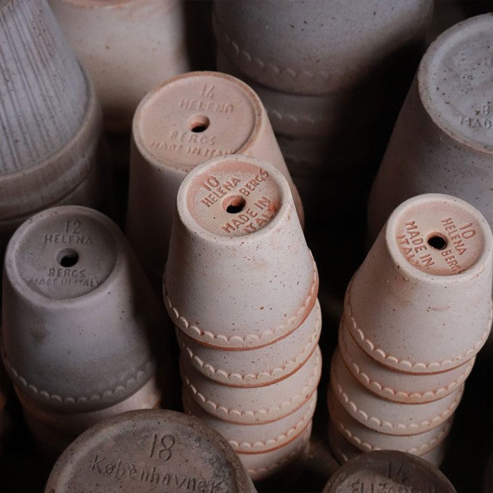 Maceta Rosa Kobenhavner 30 cm de Bergs Potter - textura | Nomad Interiors