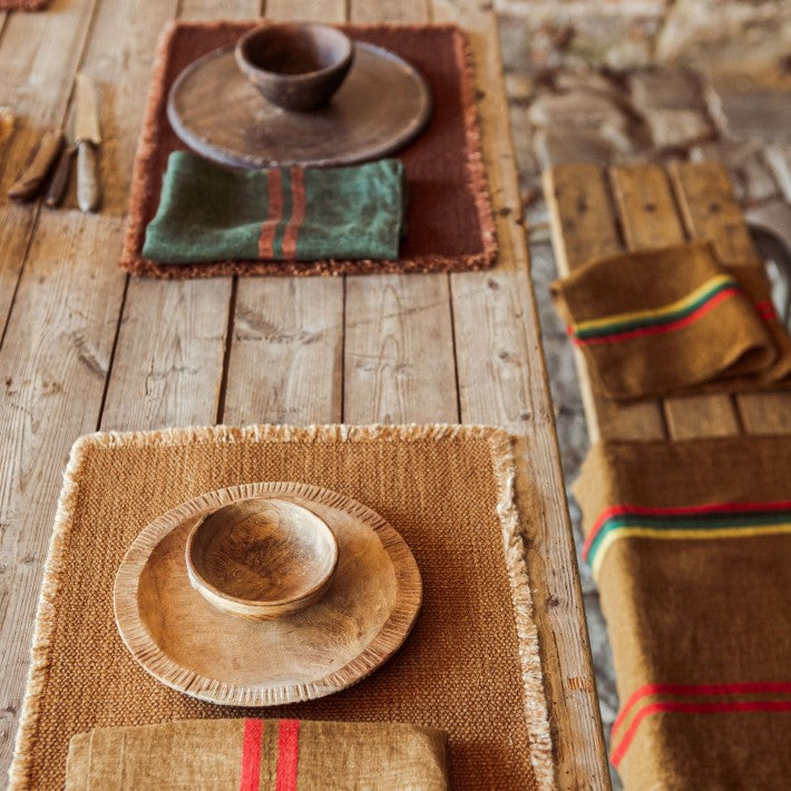 Mantel individual Jasper Place Natural en lino y lana de LIBECO - ambiente | Nomad Interiors