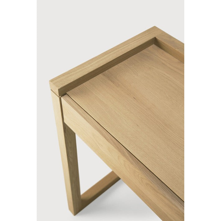 Escritorio Frame en roble de Ethnicraft - vista lateral | Nomad Interiors