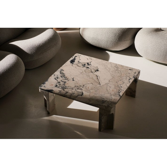Doric Coffee Table 140 cm en mármol y piedra de Gubi - vista 9 | Nomad Interiors