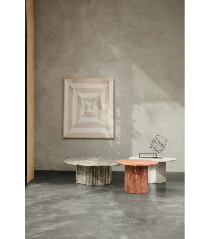 Mesa centro Epic Travertino Gris en mármol de Gubi - textura | Nomad Interiors