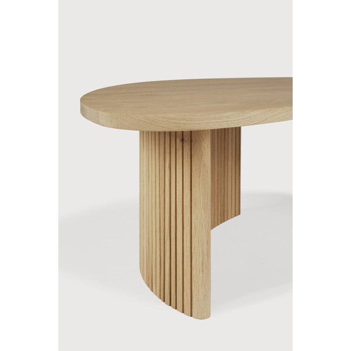 Mesa de Centro Boomerang en roble de Ethnicraft - ambiente | Nomad Interiors