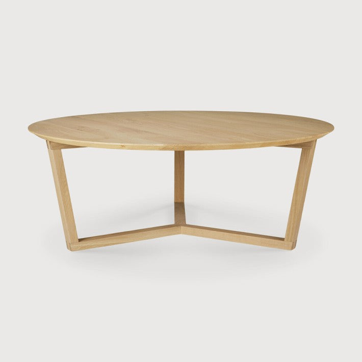 Mesa de centro Tripod en roble y madera de Ethnicraft - vista lateral | Nomad Interiors
