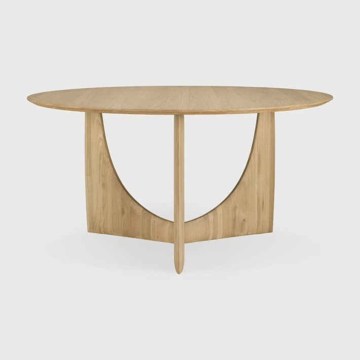 Mesa de comedor Geometric en roble de Ethnicraft - vista lateral | Nomad Interiors