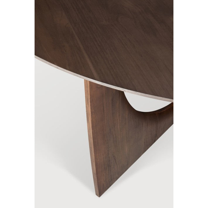Mesa Geometric Teca Marrón de Ethnicraft - ambiente | Nomad Interiors