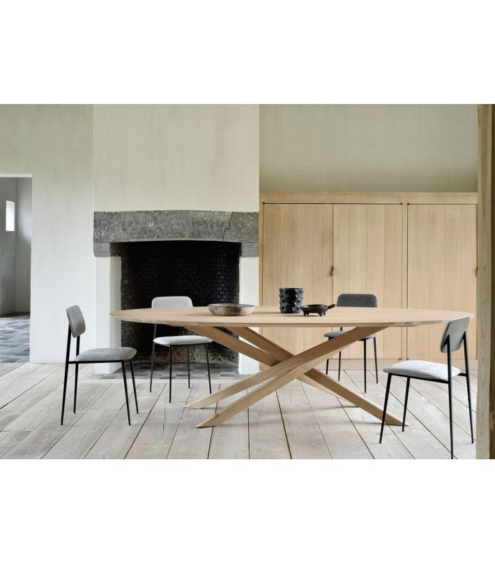 Mesa Mikado Oval en roble de Ethnicraft - vista 8 | Nomad Interiors