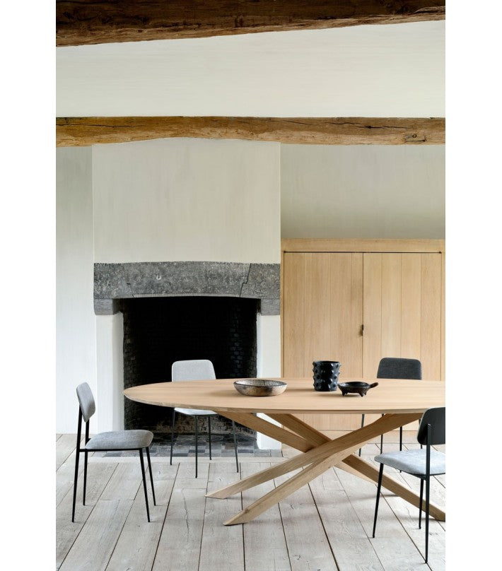 Mesa Mikado Oval en roble de Ethnicraft - vista 7 | Nomad Interiors