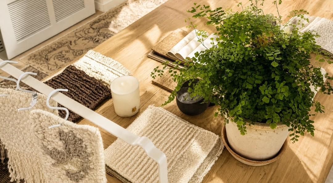 Vemos belleza en los detalles y hacemos lo que más nos gusta; crear lugares bonitos que cuenten una historia.