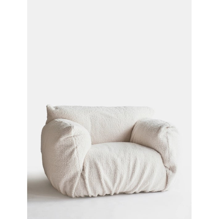 Nuvola 09 Lounge Chair - Bear Polar en fibra natural de Gervasoni - ambiente | Nomad Interiors