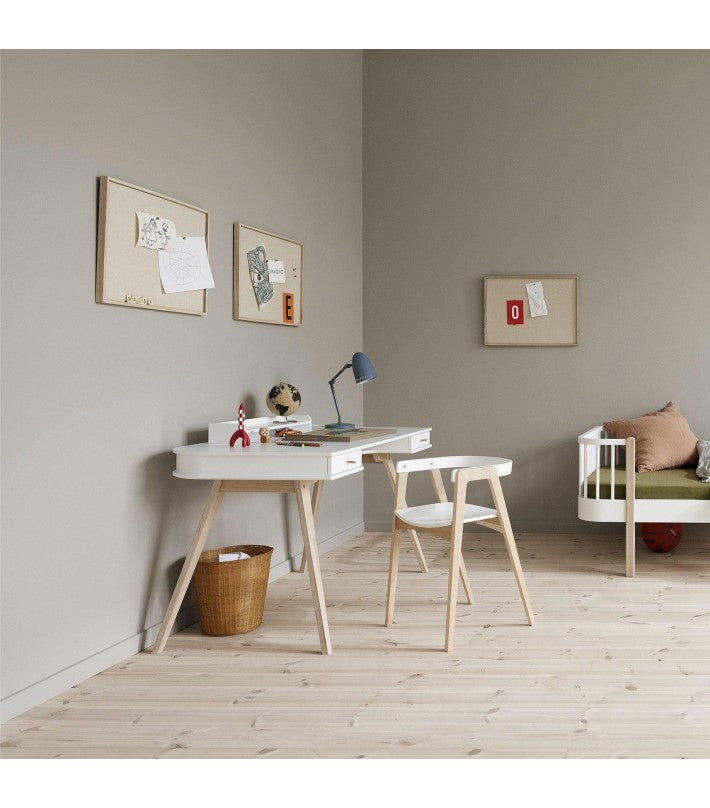 WOOD DESK en roble de Oliver Furniture - vista lateral | Nomad Interiors