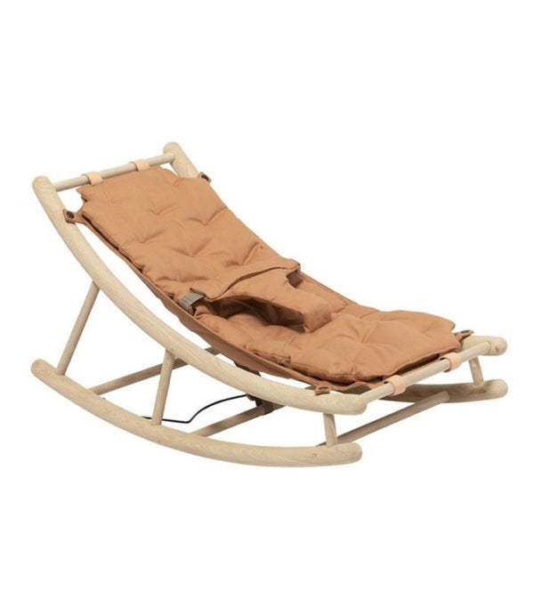 Oak Baby & Toddler Rocker Caramelo en algodón y roble de Oliver Furniture | Nomad Interiors