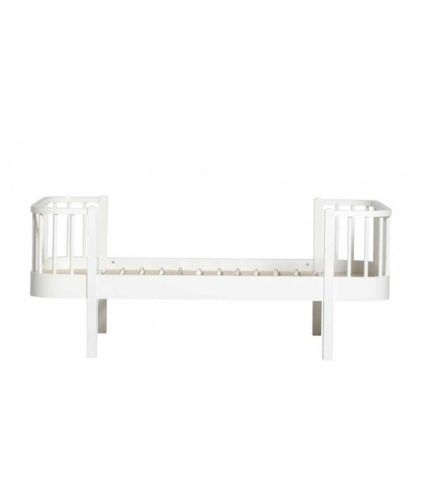 Cama Junior de Madera Blanca en roble de Oliver Furniture | Nomad Interiors