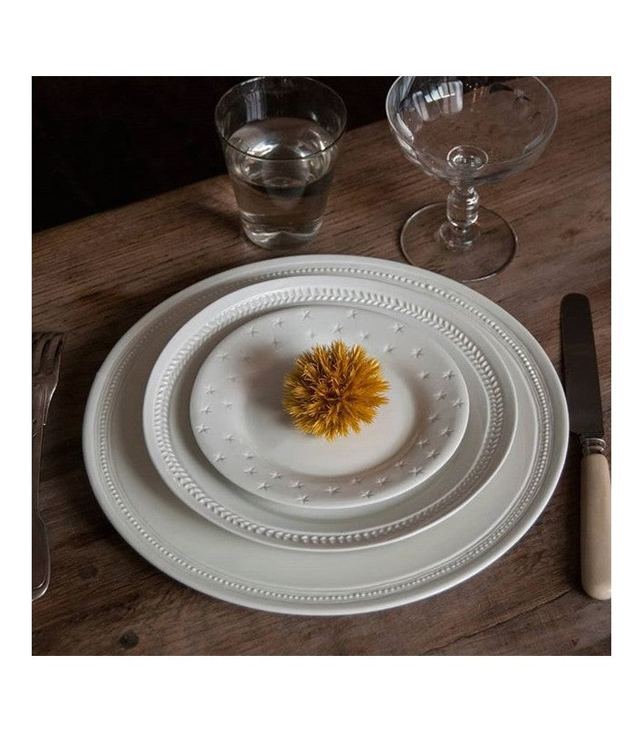 Plato de postre Etoile en lana y porcelana de Alix D. Reynis - vista 7 | Nomad Interiors