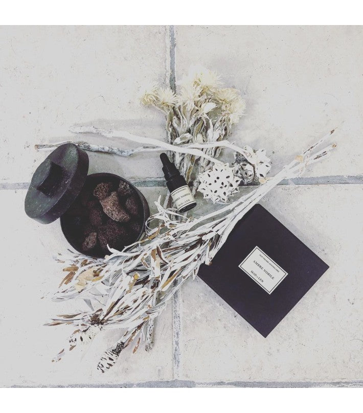 Pot Pourri Spirituelle Lava Rock Mini en resina de MAD ET LEN - vista 6 | Nomad Interiors