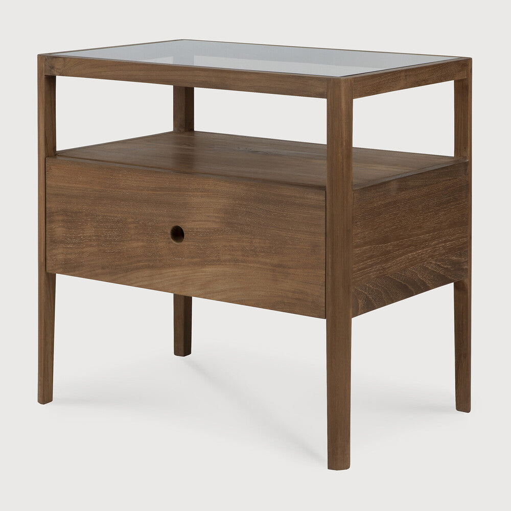 Mesita de Noche Spindle Teca en roble y vidrio de Ethnicraft - vista lateral | Nomad Interiors