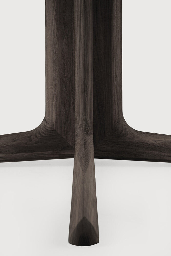 Mesa de comedor Corto en roble marrón de Ethnicraft - vista 8 | Nomad Interiors