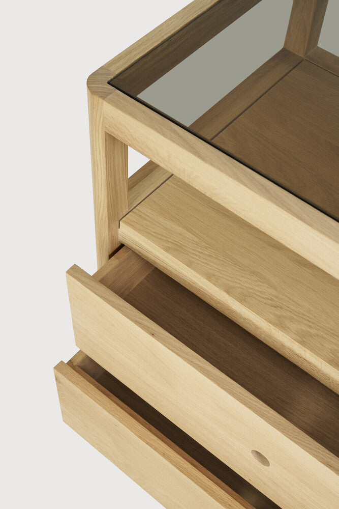 Cómoda Spindle en roble de Ethnicraft - vista 6 | Nomad Interiors