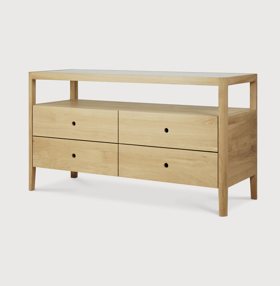 Cómoda Spindle en roble de Ethnicraft - vista lateral | Nomad Interiors