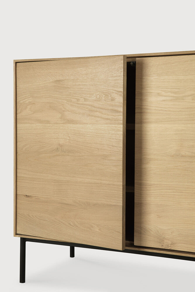 Aparador Blackbird Roble de Ethnicraft - vista 8 | Nomad Interiors