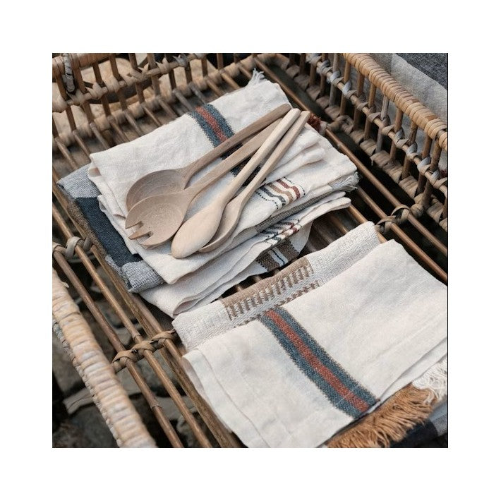 Servilleta de lino Perry – Railroad Stripe de LIBECO - vista 6 | Nomad Interiors