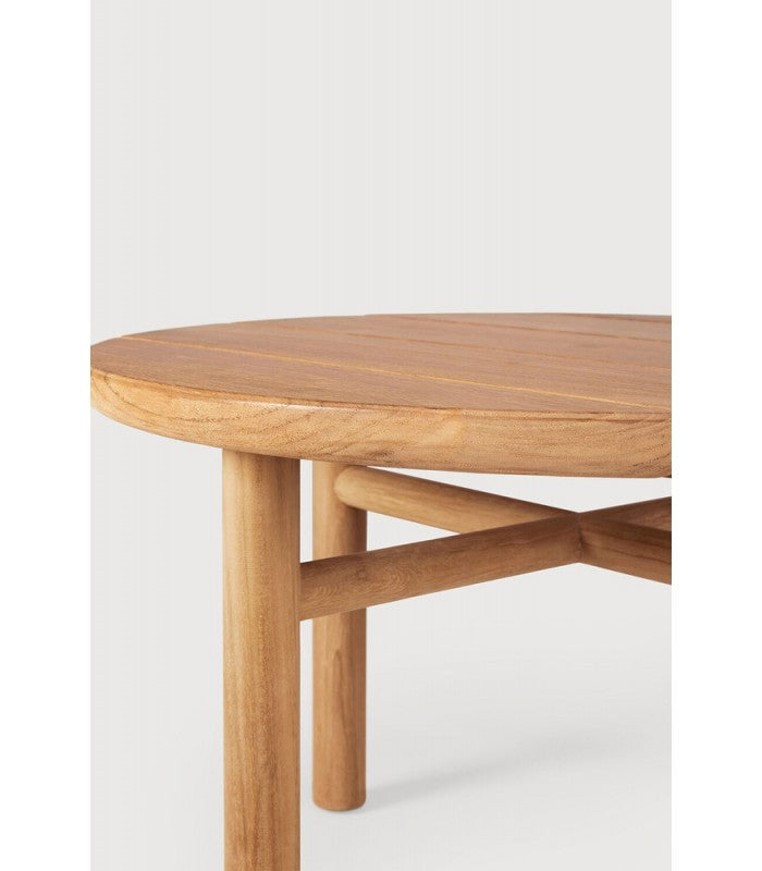 Mesa auxiliar Quatro de exterior en teca de Ethnicraft - vista lateral | Nomad Interiors