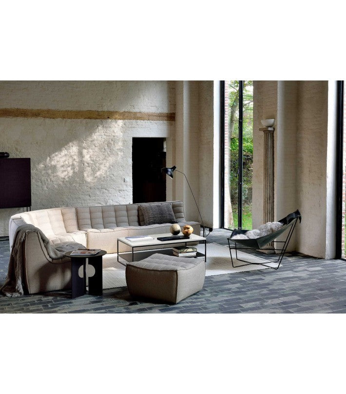 Sofá N701 3P Beige en madera y fibra natural de Ethnicraft - ambiente | Nomad Interiors