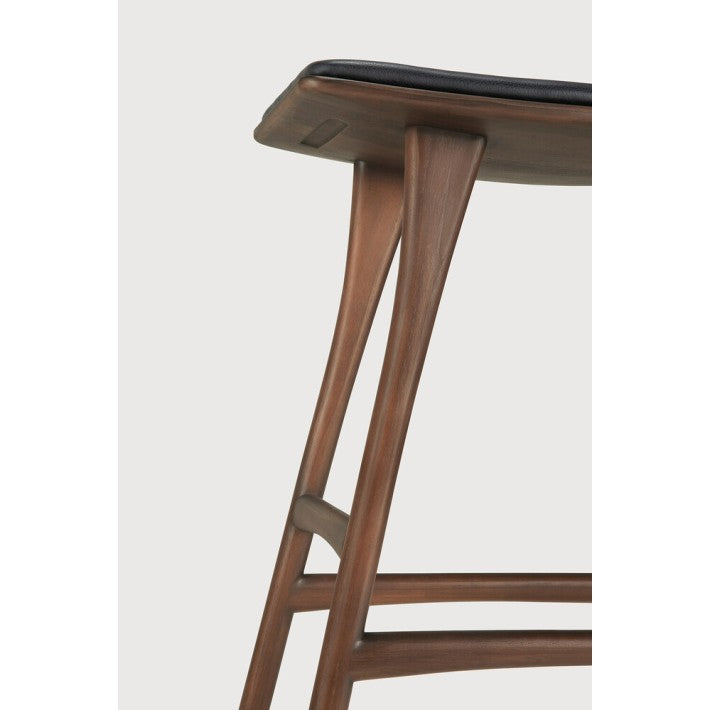Taburete Alto Osso en teca y madera de Ethnicraft - vista 9 | Nomad Interiors