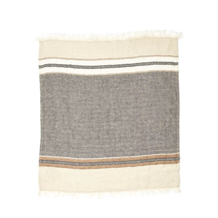 The Belgian Towel – Beeswax Stripe en lino de LIBECO - vista lateral | Nomad Interiors
