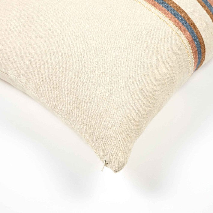Belgian Pillow Cover Harlan Stripe en lino de LIBECO - ambiente | Nomad Interiors