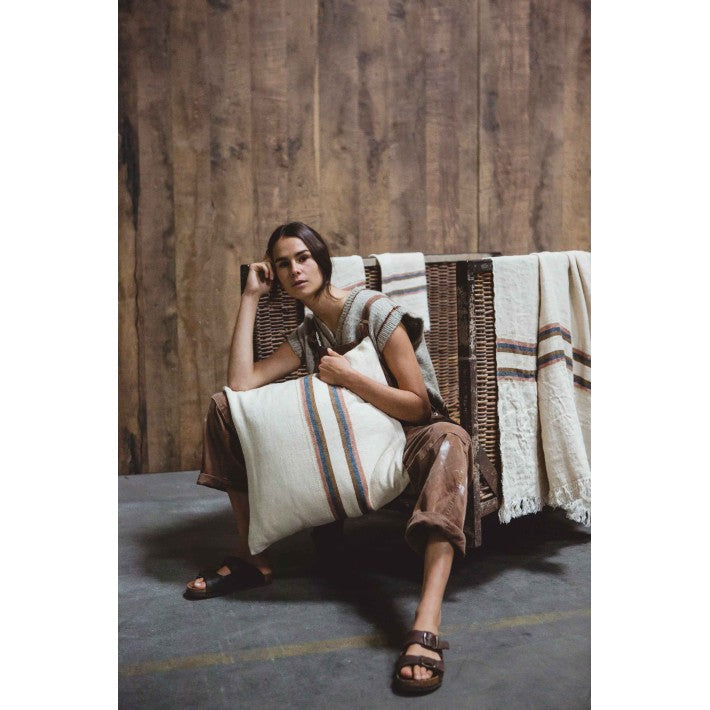 Belgian Pillow Cover Harlan Stripe en lino de LIBECO - detalle | Nomad Interiors