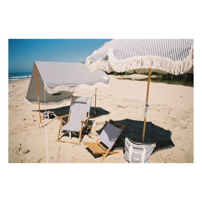 Tienda de Playa Premium Lauren's Sage Stripe en piel de Business Pleasure - ambiente | Nomad Interiors