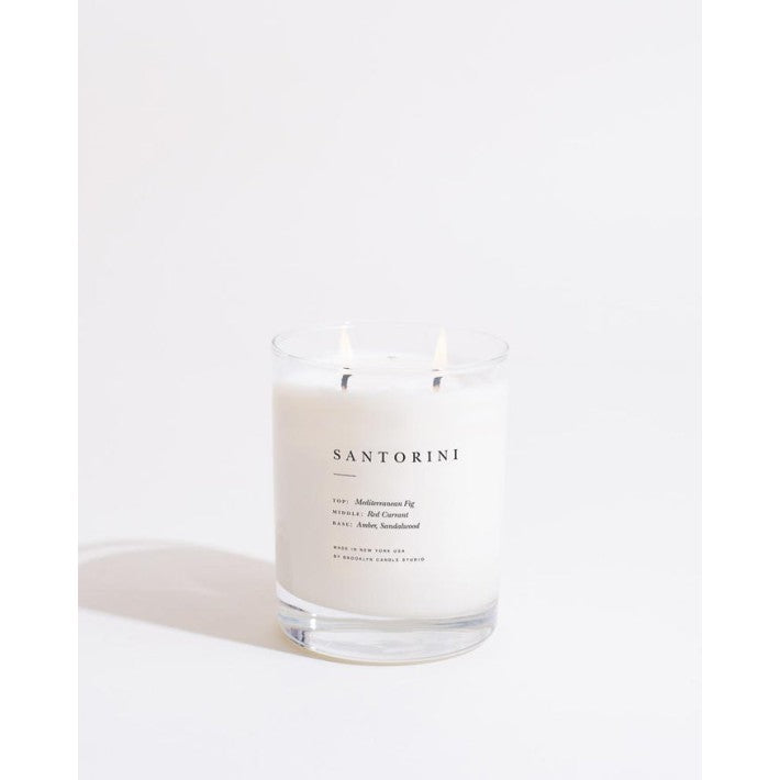 Vela Santorini en algodón y madera de Brooklyn Candle Studio | Nomad Interiors