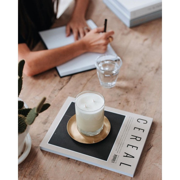 Vela Catskills en algodón de Brooklyn Candle Studio - ambiente | Nomad Interiors