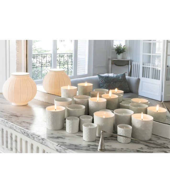 Vela perfumada Tuileries en algodón y lana de Alix D. Reynis - vista lateral | Nomad Interiors