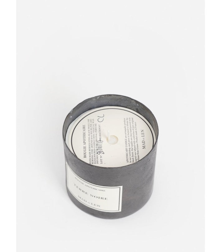 Bougie Apothicaire Terre Noire de MAD ET LEN - detalle | Nomad Interiors
